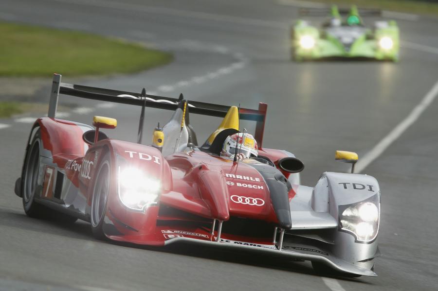  Audi R15 TDI Plus 2010 года  (фото 19 из 40)